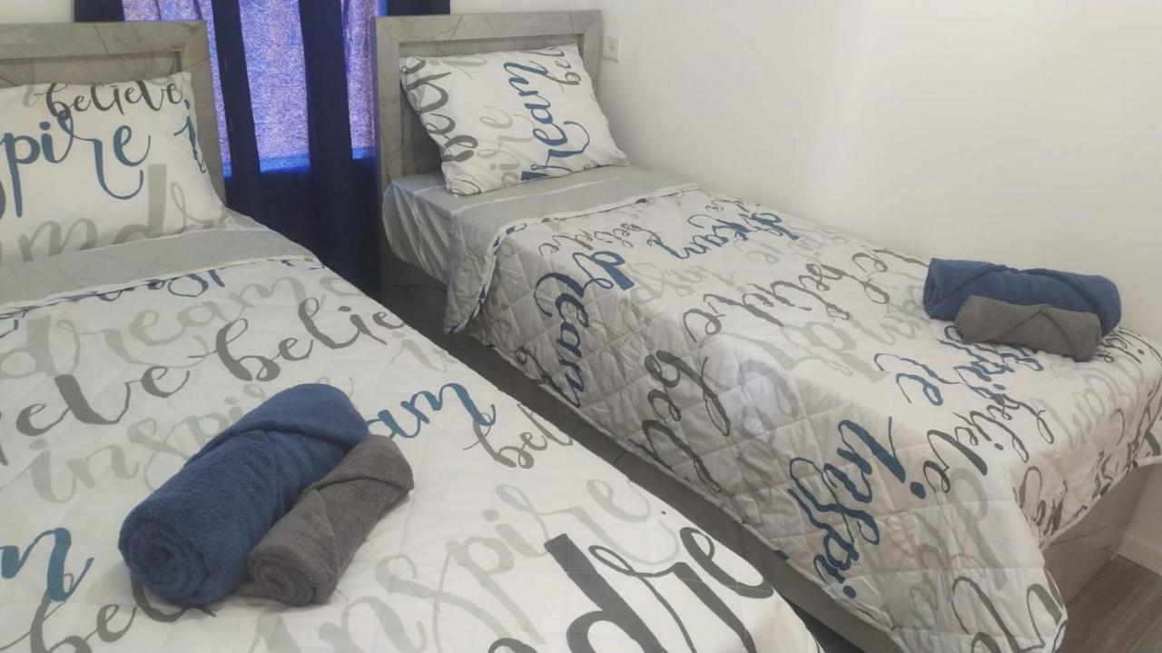 אצל דוד בכפר Apartment Kfar Gidon Bagian luar foto